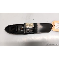 INTERRUTTORE ALZACRISTALLI PORTA ANT. C/ RETR. ELETTR. SX. 105 LANCIA Y (10/00-03/04) 188A4000 735241273