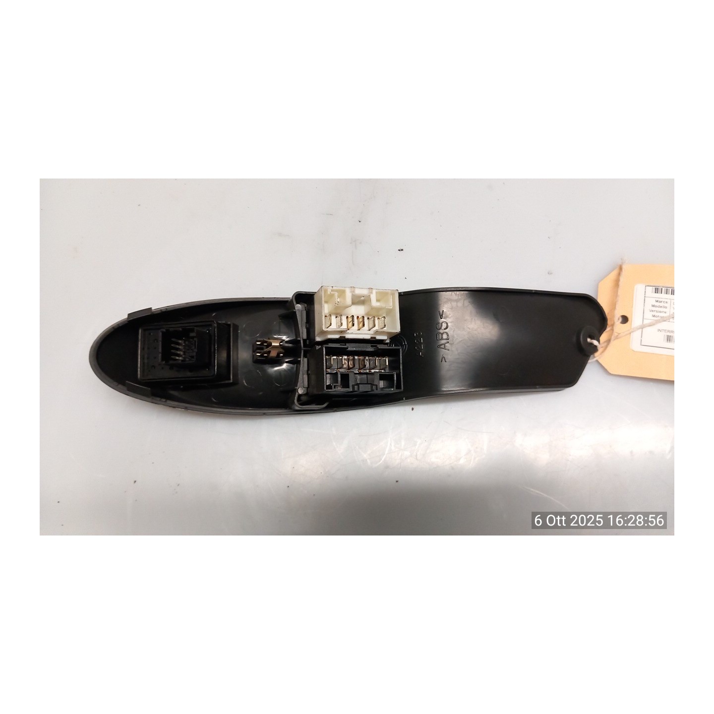 INTERRUTTORE ALZACRISTALLI PORTA ANT. C/ RETR. ELETTR. SX. 105 LANCIA Y (10/00-03/04) 188A4000 735241273