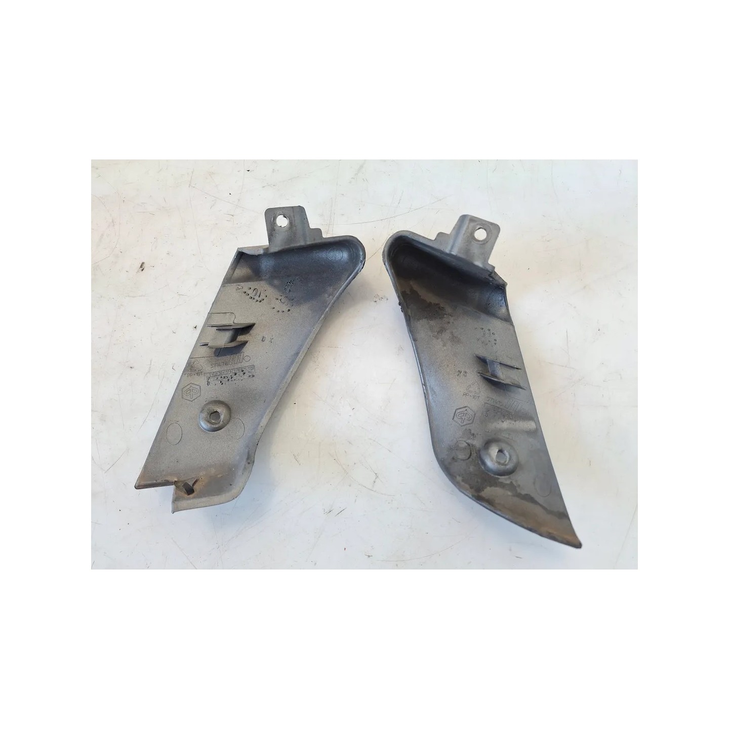 Carenatura posteriore inferiore Piaggio Vespa 300 GTS Super (E3) Vespa 300 GTS Super Sport 