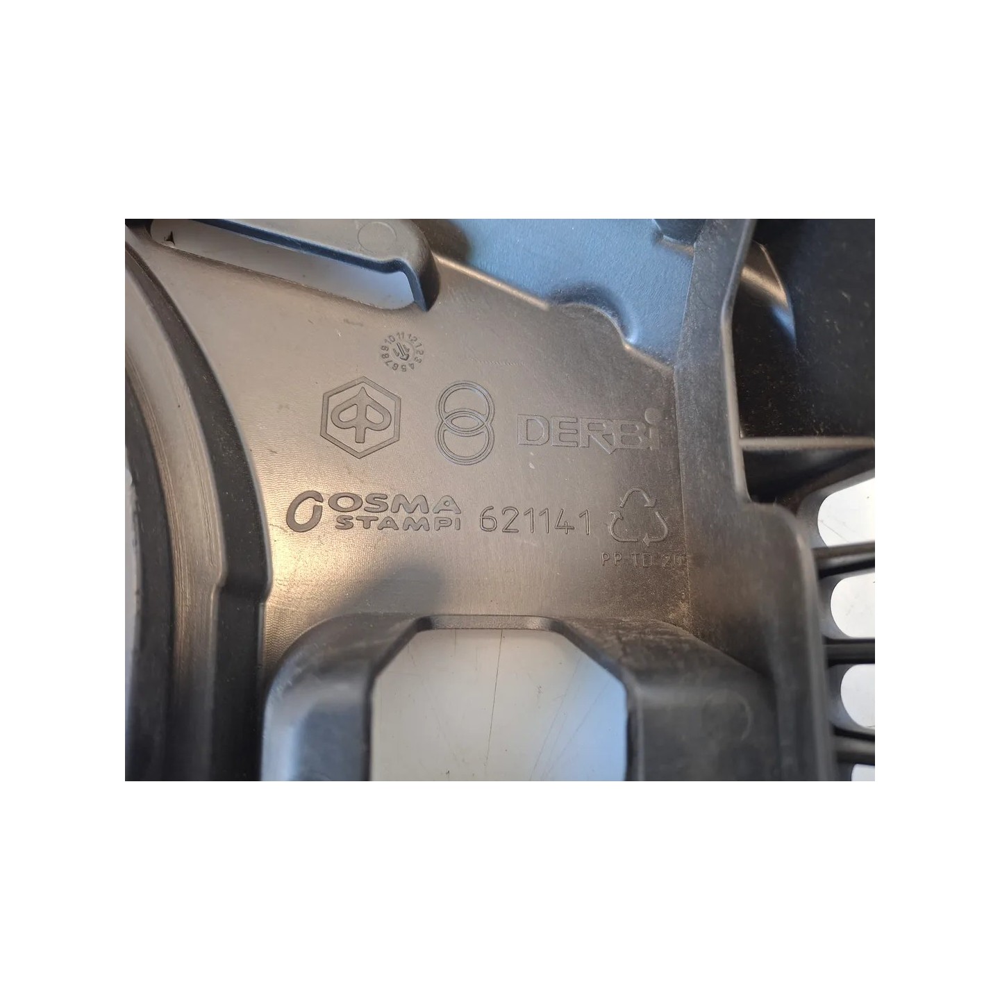 Carenatura sottosella Piaggio Vespa 300 GTS Super (E3) Vespa 300 GTS Super Sport 