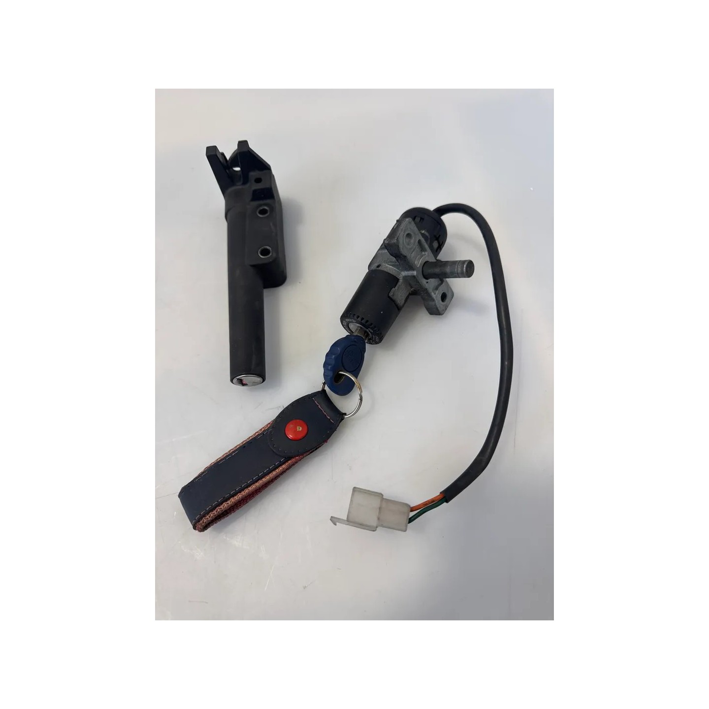 Commutatore avviamento e bloccasterzo Aprilia SR 50 (00-04) SR 50 i.e. FD (E1) (Ditech) 