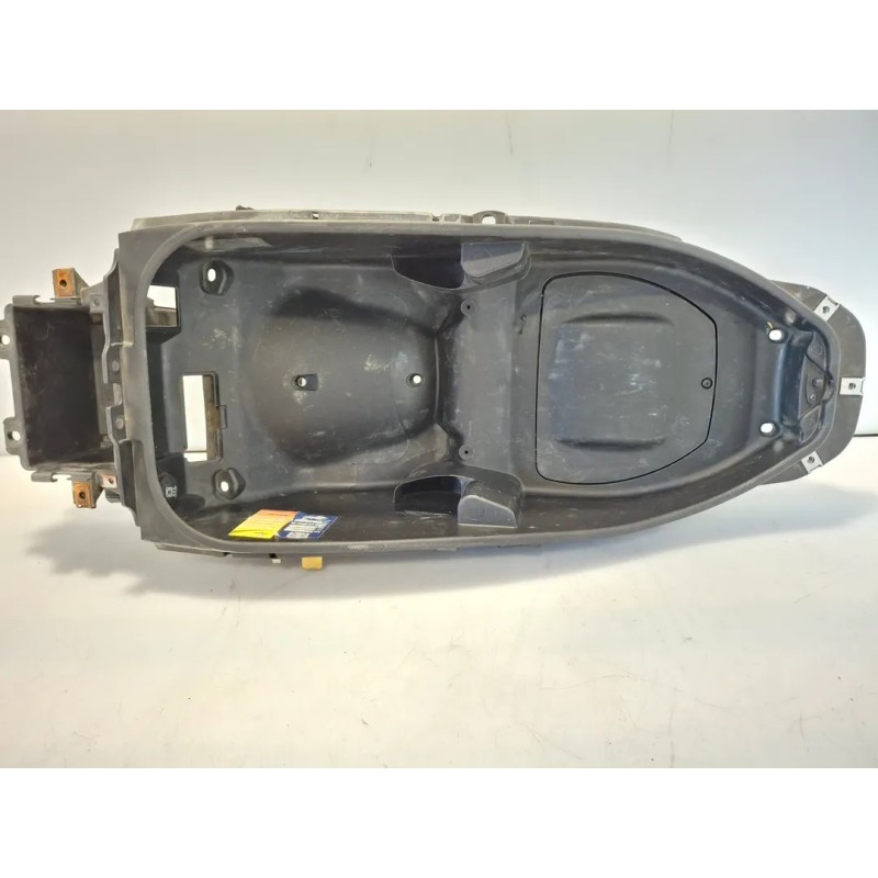 Vano porta casco Piaggio Beverly 500 (E2) Beverly 500 