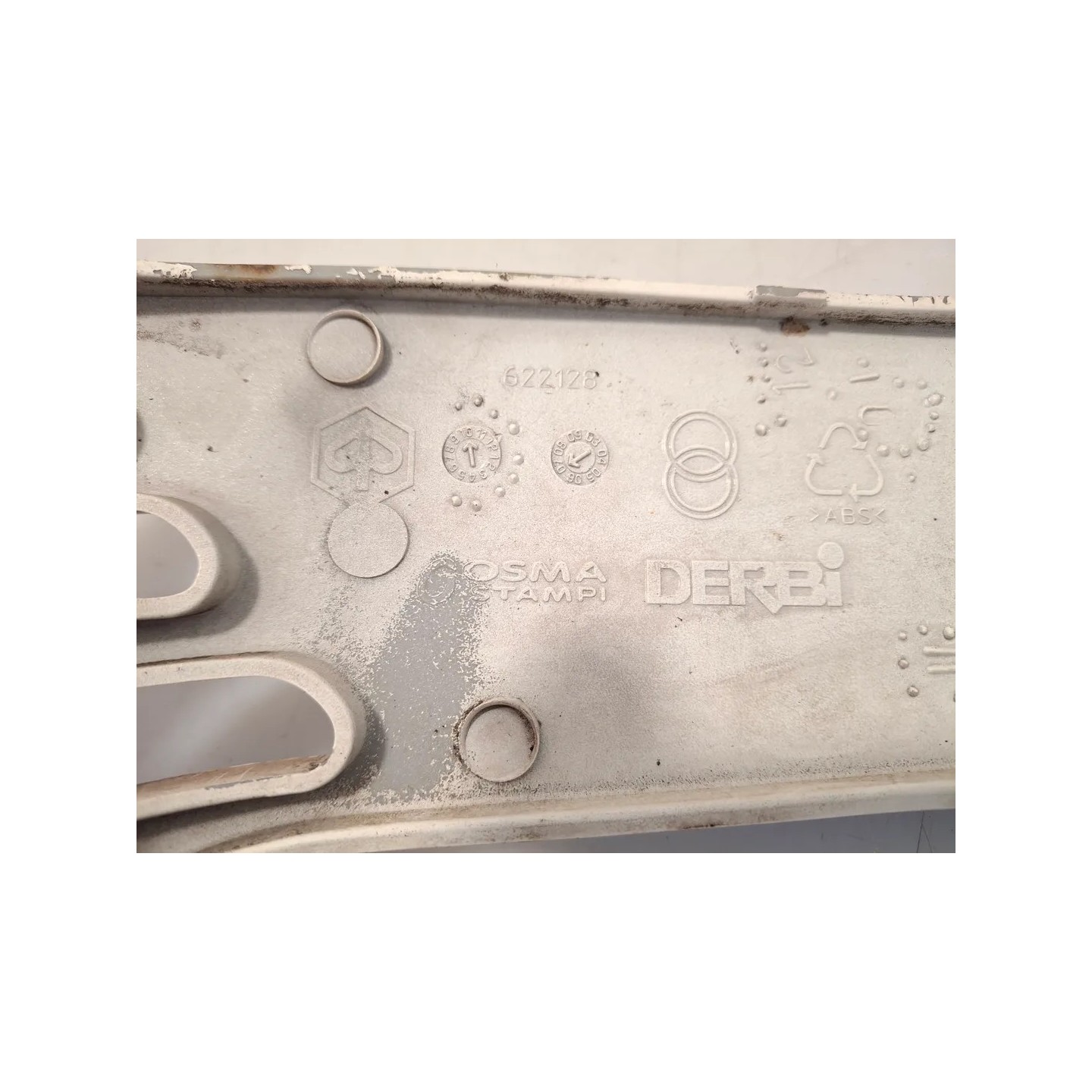 Codone inferiore Piaggio Vespa 125 LX 3V i.e. (12-14) Vespa 125 LX 3V i.e. Touring Destro