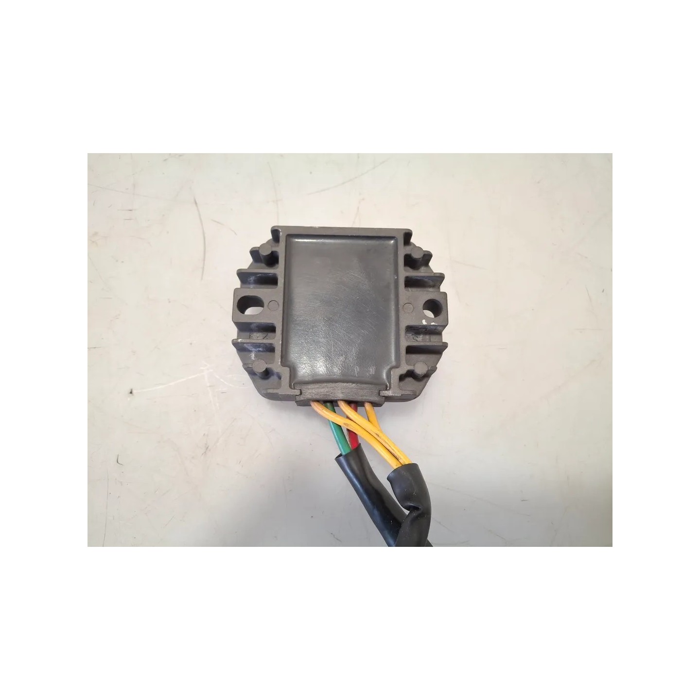 Regolatore tensione Piaggio Vespa 125 LX 3V i.e. (12-14) Vespa 125 LX 3V i.e. Touring 