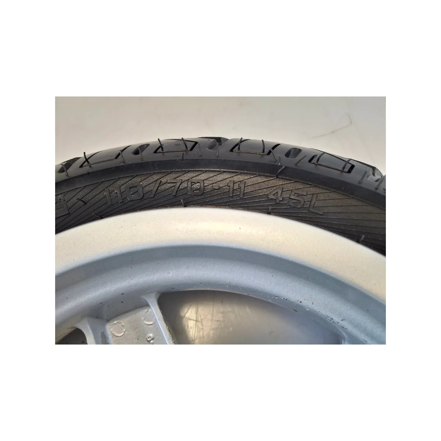 Ruota anteriore Piaggio Vespa 125 LX 3V i.e. (12-14) Vespa 125 LX 3V i.e. Touring 