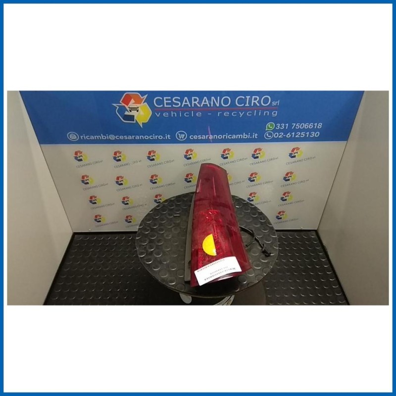 FANALE POST. PARTE SUP. DX.