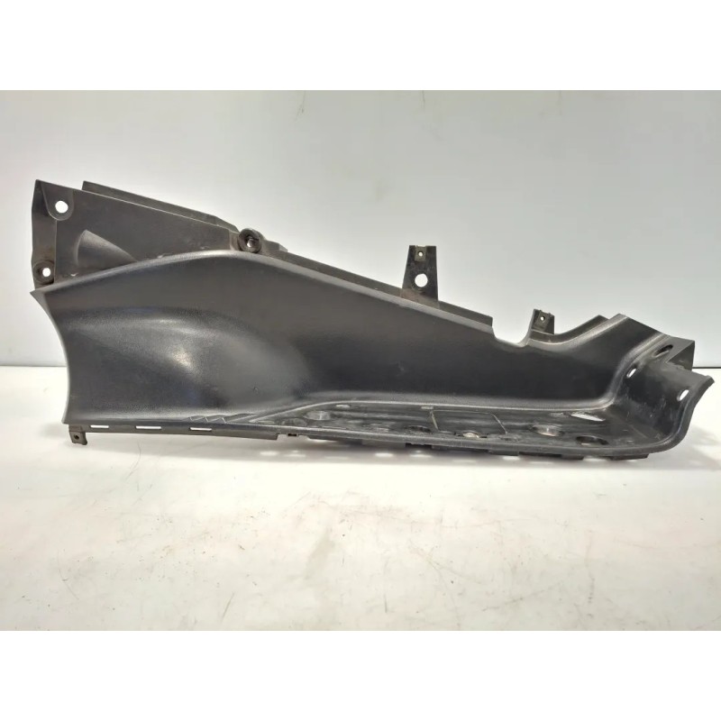 Pavimento laterale appoggiapiedi Yamaha T-Max 500 (E2) (03-07) T-Max 500 Destro