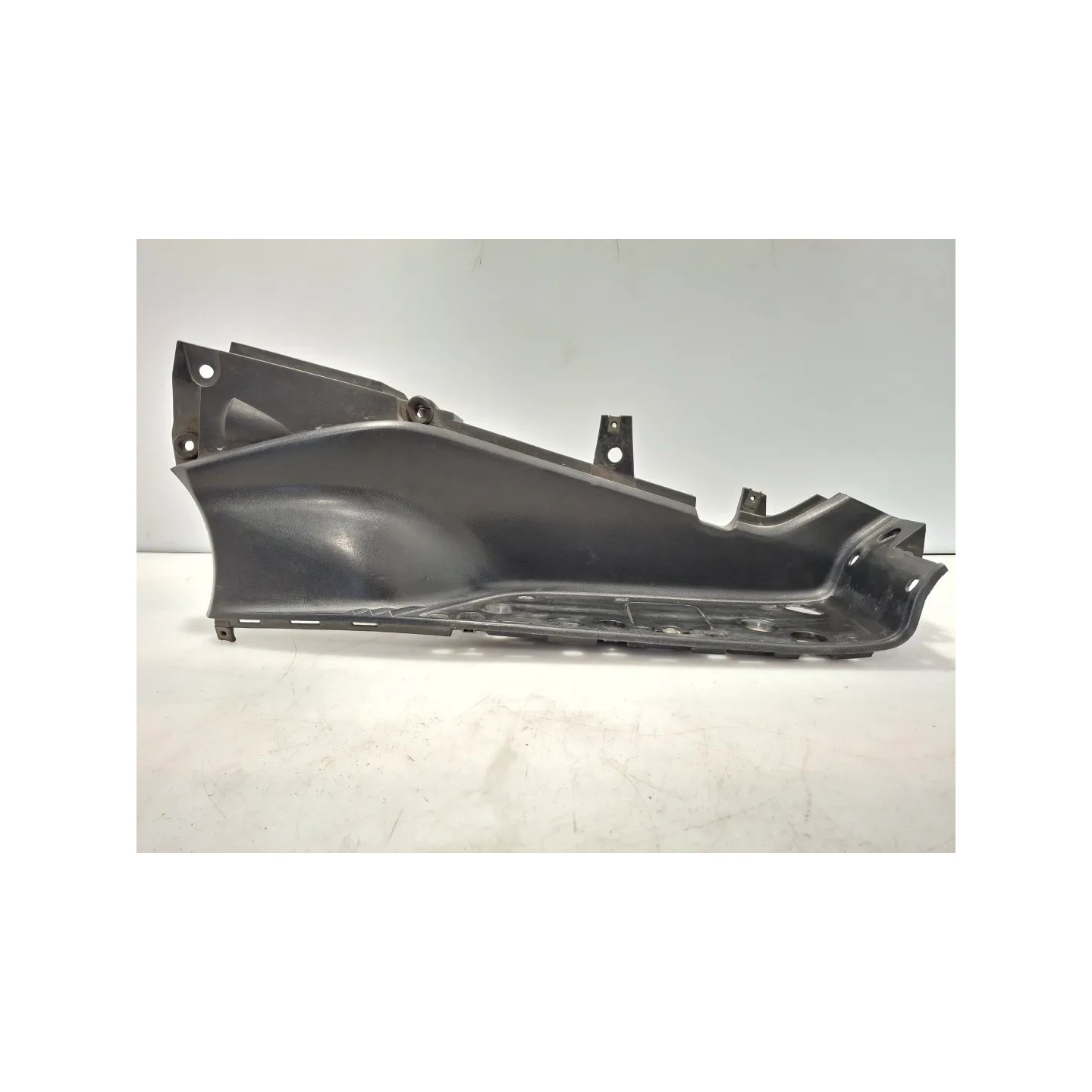 Pavimento laterale appoggiapiedi Yamaha T-Max 500 (E2) (03-07) T-Max 500 Destro