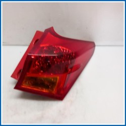 Fanale est. PLASTICA POST DX 
dx. 
post. TOYOTA Auris II