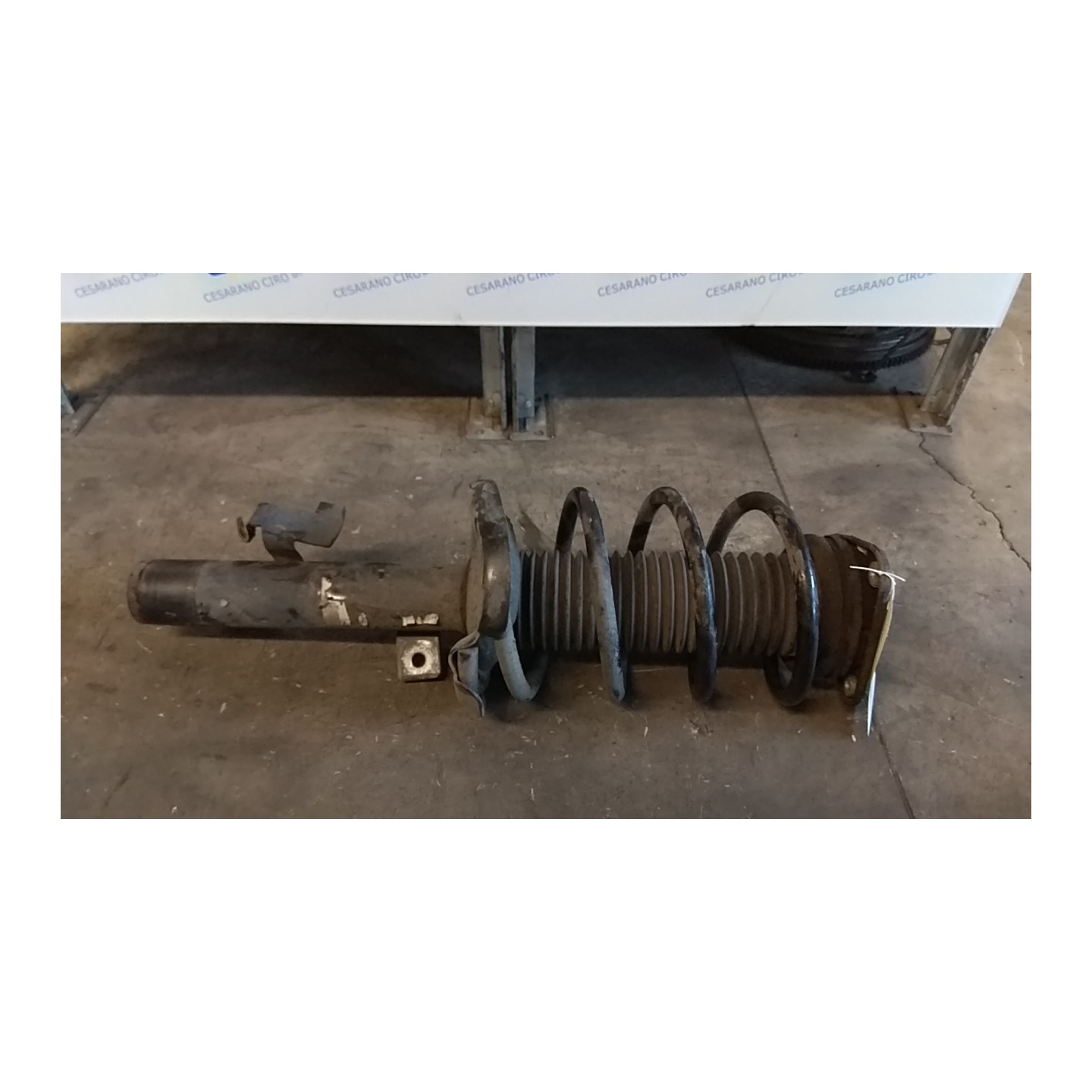 AMMORTIZZATORE ANT. MARKED 12/29 DYNAMIC SX. 061 VOLVO V50 (02/04-12/12) D4162T 30748851