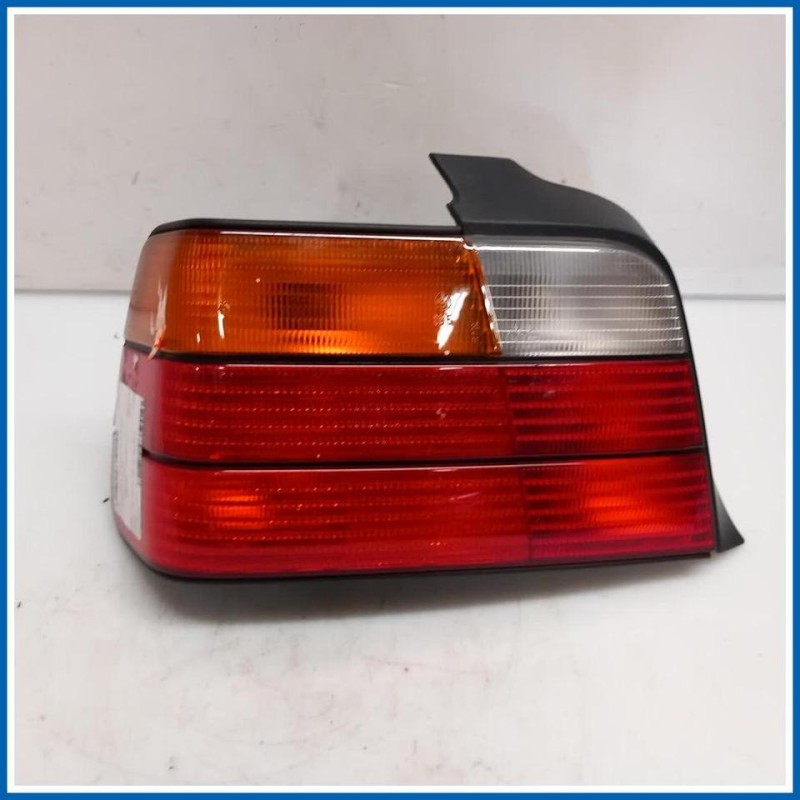 Fanale FANALE POST.CON RETROFARO FENDINEBBIA S. 
sx. 
post. BMW Serie 3 E36 Berlina