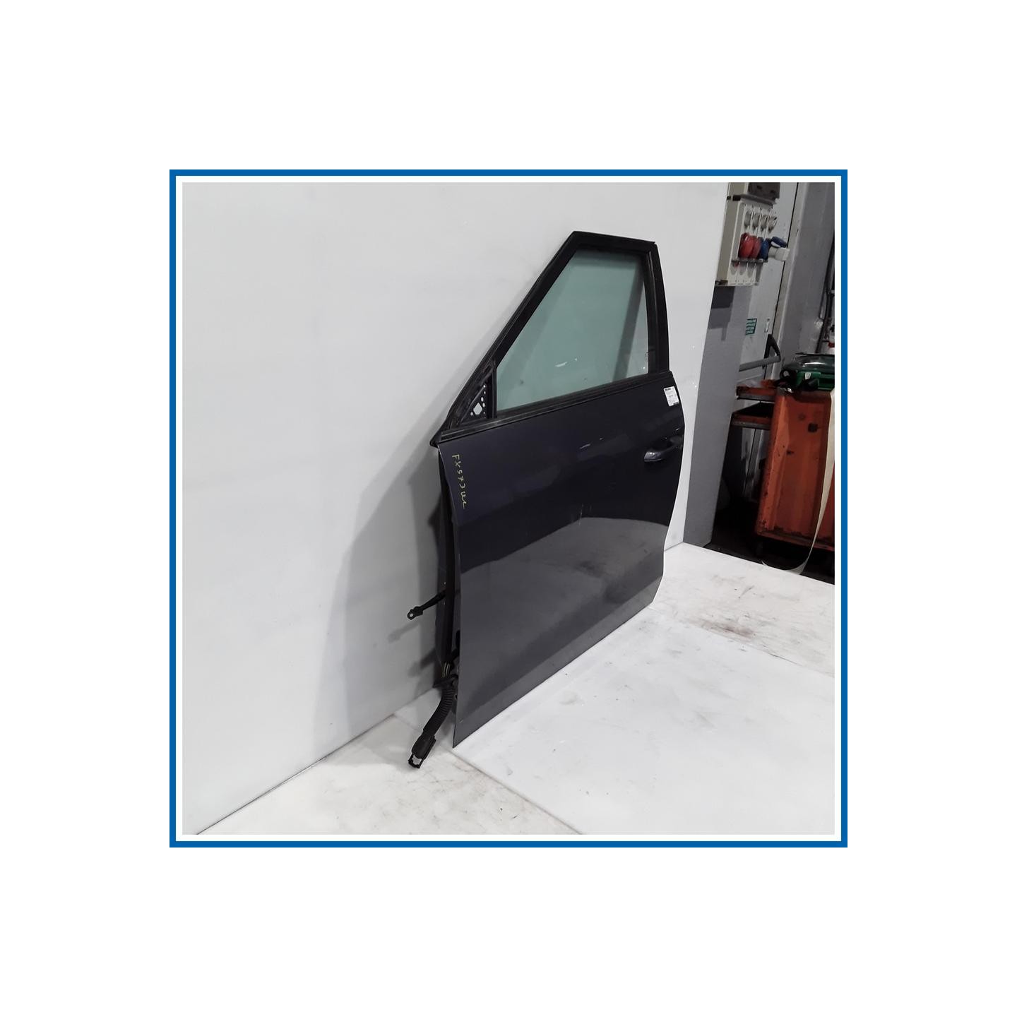 Porta PNL ASSY-FRT DR-LH(X100) 
sx. 
ant. SSANGYONG Tivoli