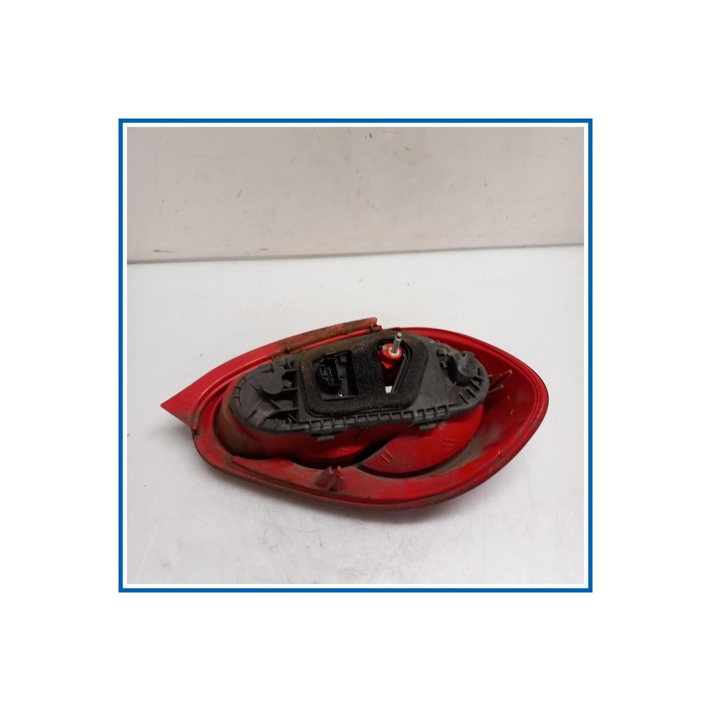 Fanale PLASTICA POST. SX 
sx. 
post. TOYOTA Aygo I