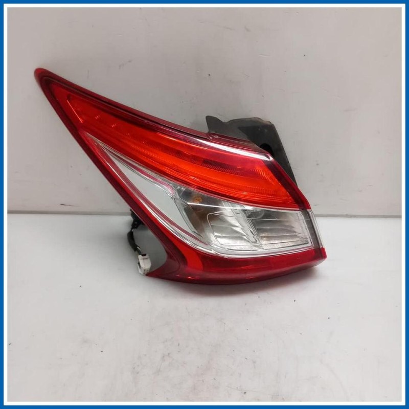 Fanale est. Combination lam 
sx. 
post. NISSAN Pulsar