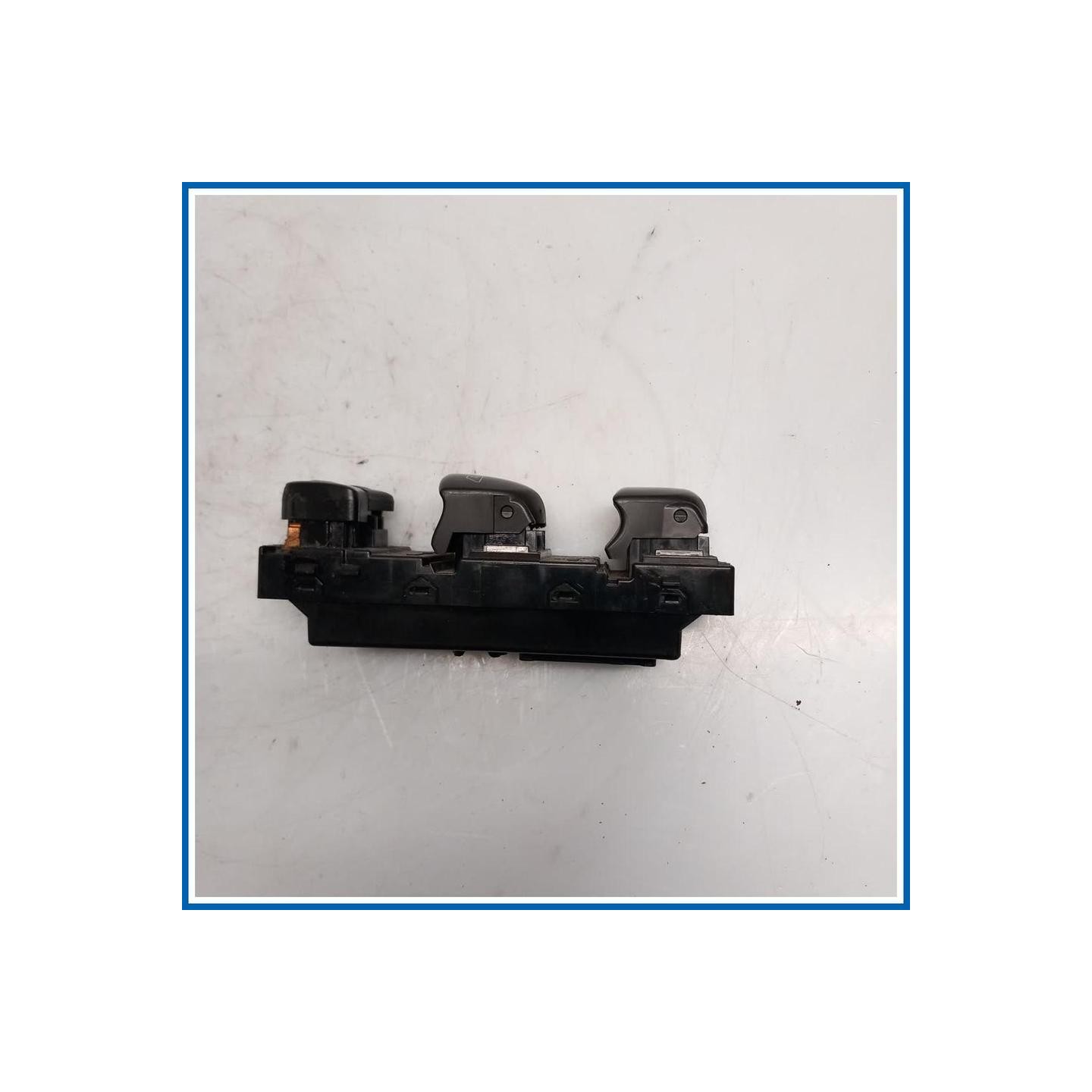 Interruttore alzacristalli KIT INTERR ALIM 
sx. 
ant. NISSAN Pulsar