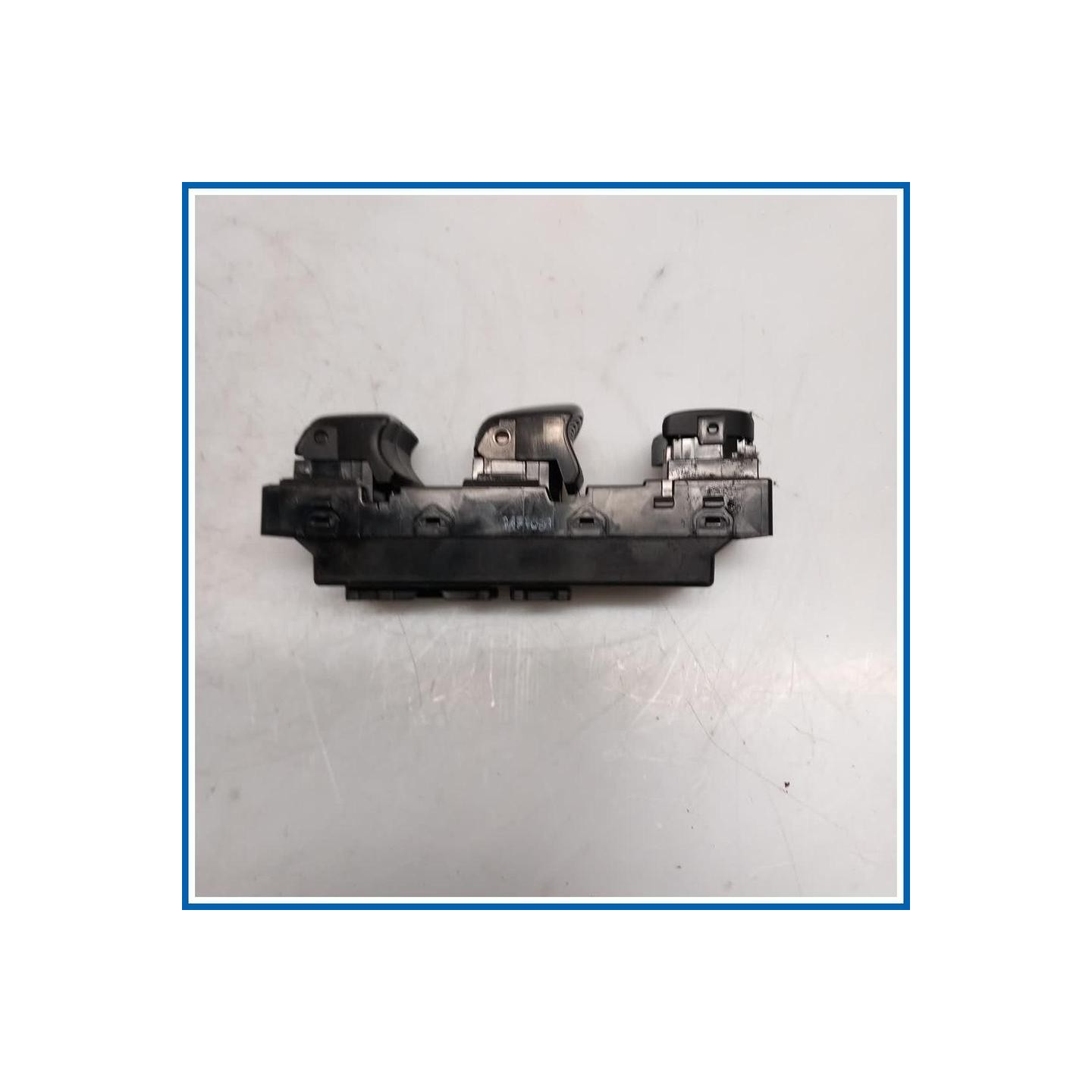 Interruttore alzacristalli KIT INTERR ALIM 
sx. 
ant. NISSAN Pulsar