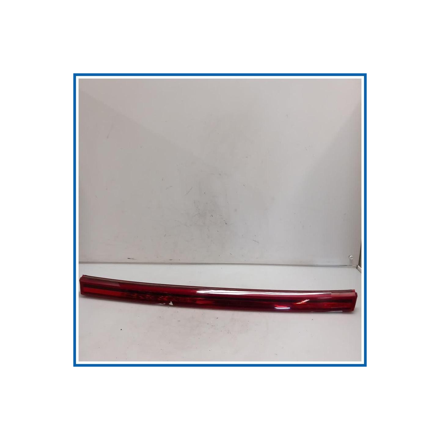 Modanatura trasparente centrale fanali LUCE-INSERTO CENTR 
 
post. HYUNDAI i20 III