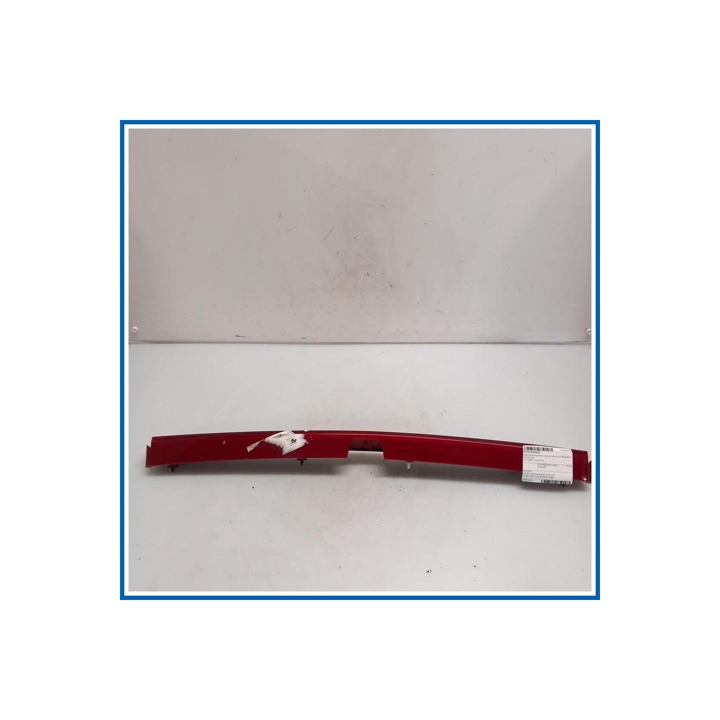 Modanatura trasparente centrale fanali LUCE-INSERTO CENTR 
 
post. HYUNDAI i20 III