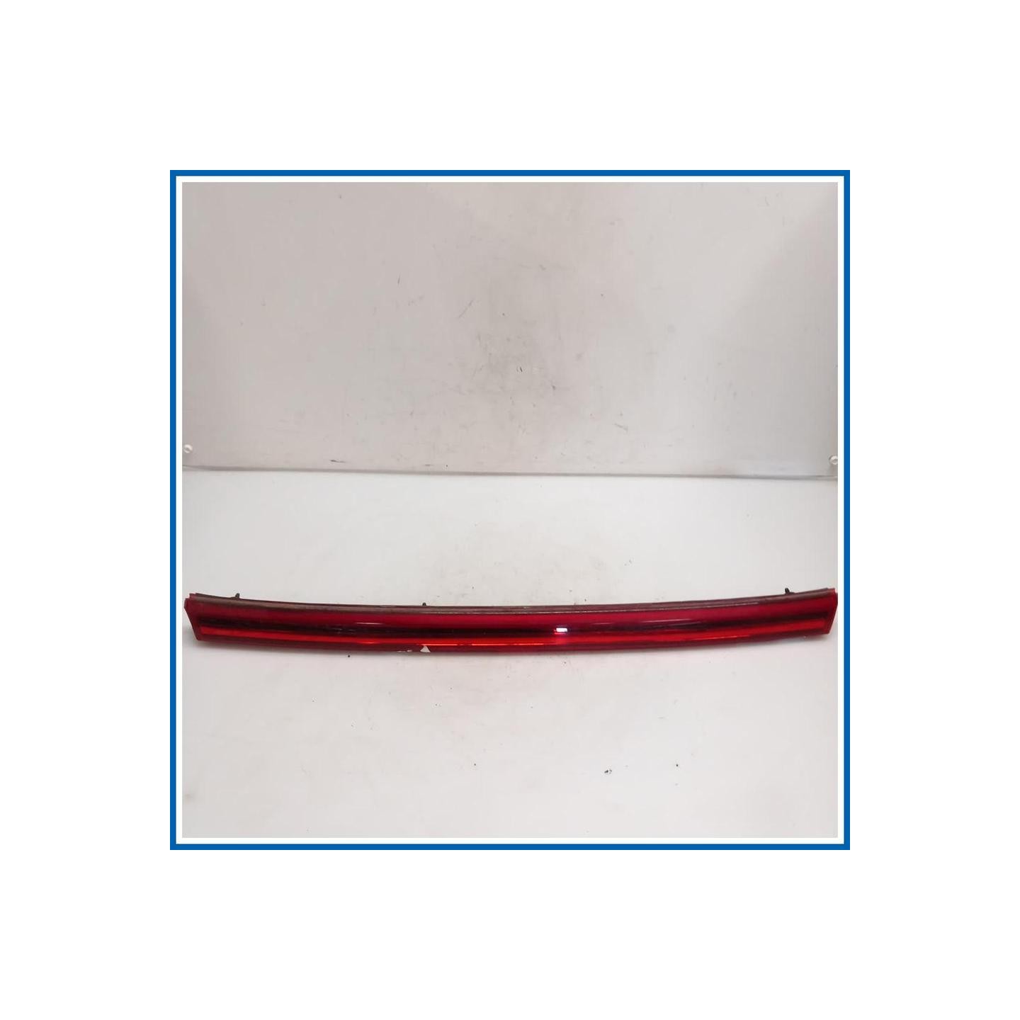 Modanatura trasparente centrale fanali LUCE-INSERTO CENTR 
 
post. HYUNDAI i20 III