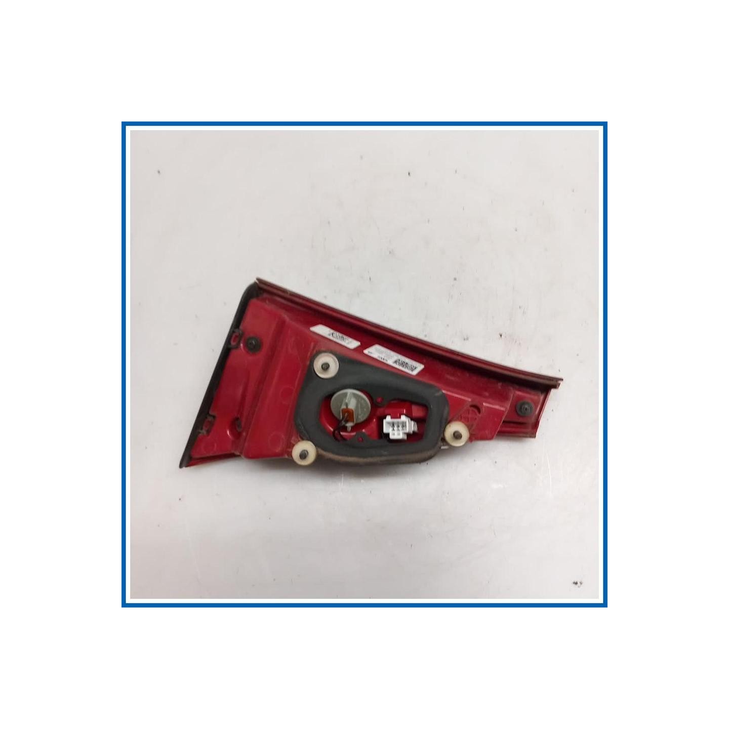 Fanale int. LUCE-GR OTTICO POST, INT, SX 
sx. 
post. HYUNDAI i20 III