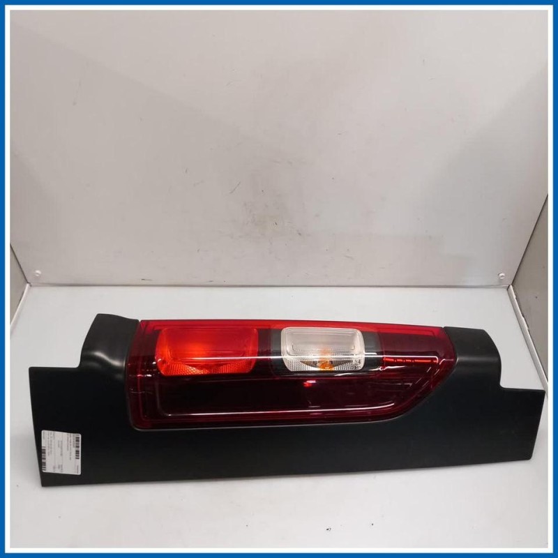 Fanale FANALINO POST DX 
dx. 
post. RENAULT Trafic IV