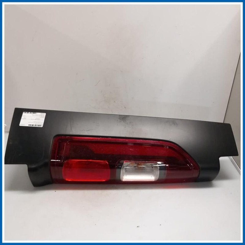 Fanale FANALINO POST SX 
sx. 
post. RENAULT Trafic IV
