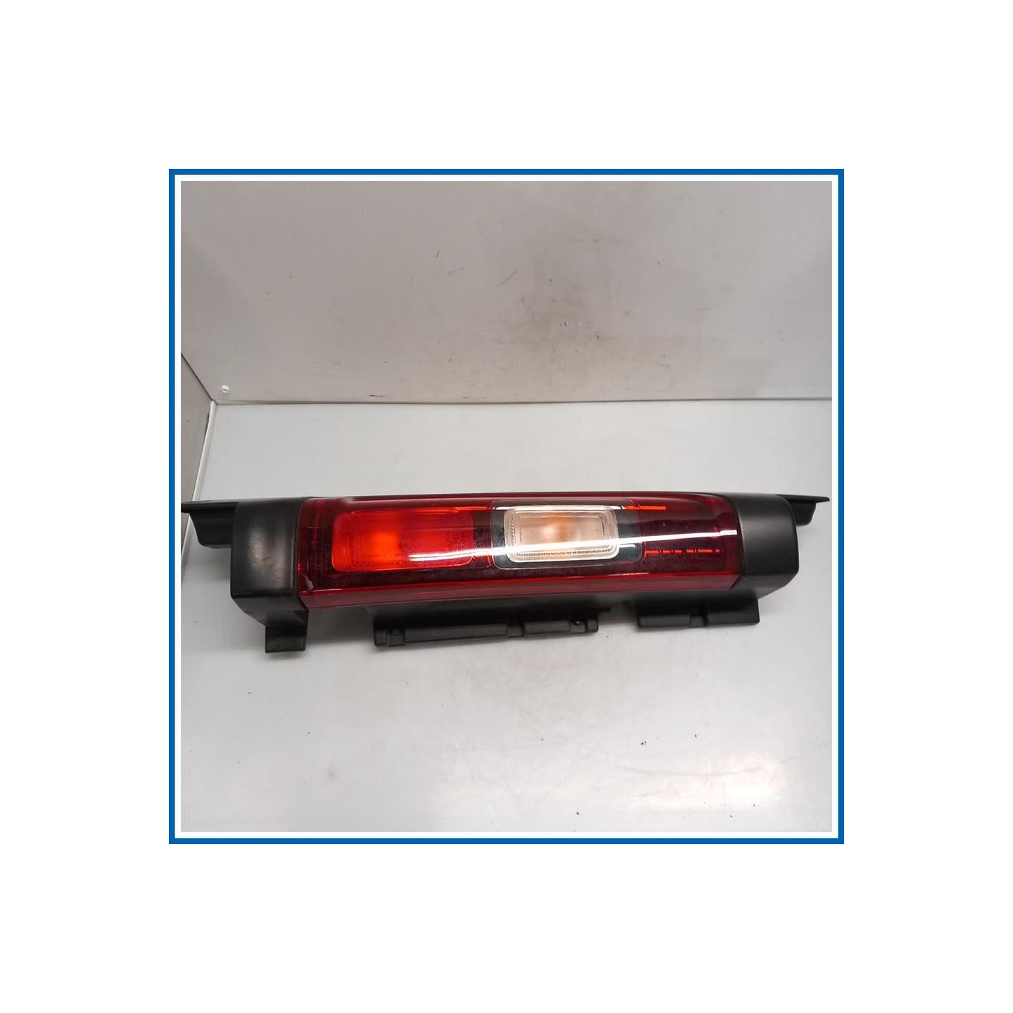Fanale FANALINO POST SX 
sx. 
post. RENAULT Trafic IV