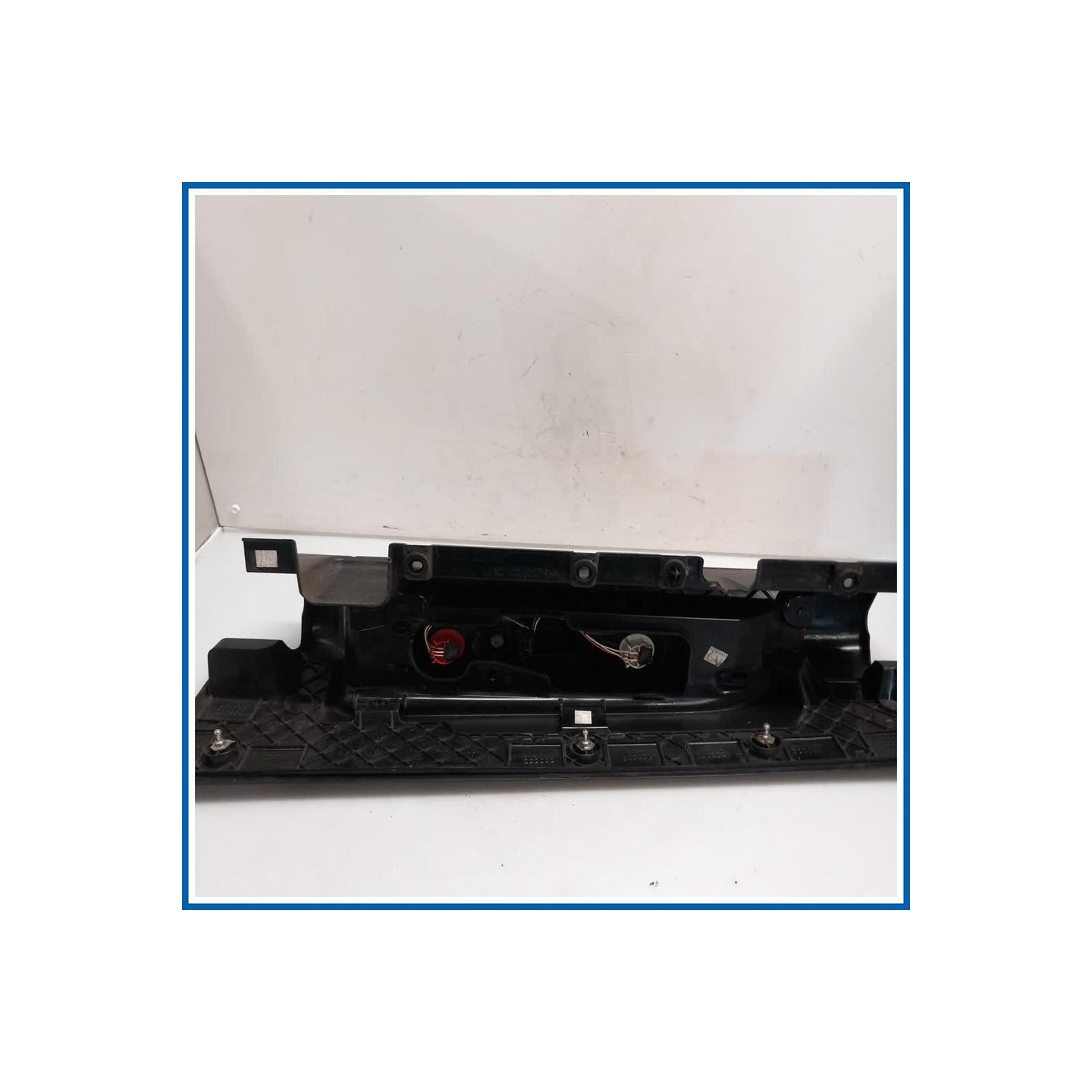 Fanale FANALINO POST SX 
sx. 
post. RENAULT Trafic IV