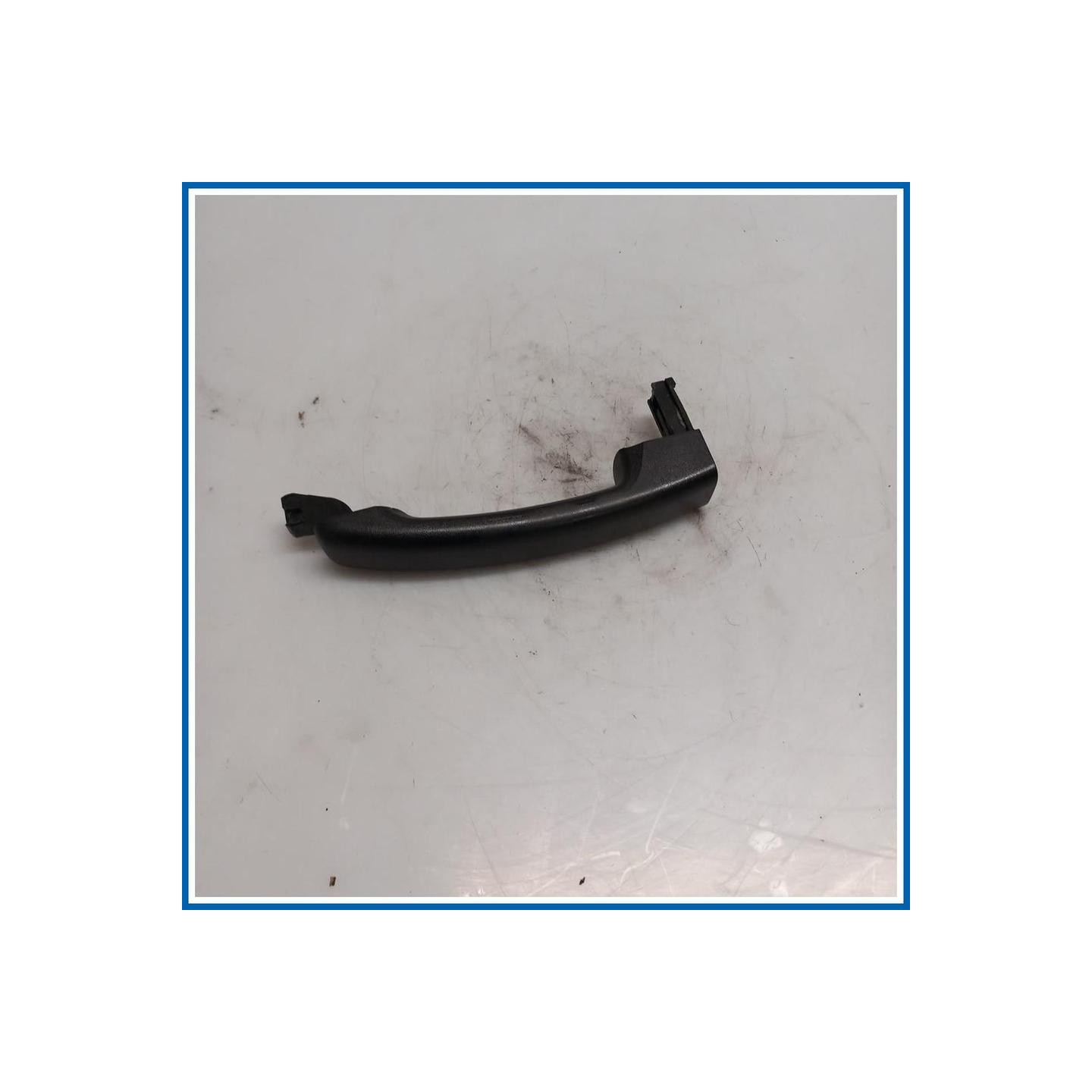 Maniglia porta est. COMMANDE OVRT EXT 
dx. 
ant. RENAULT Trafic IV
