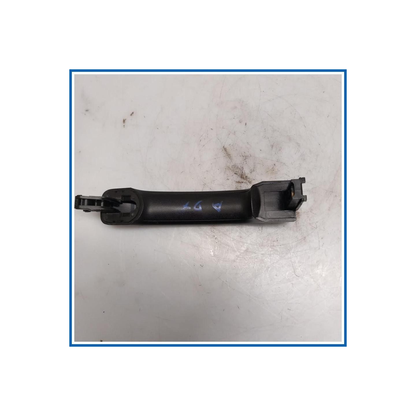 Maniglia porta est. COMMANDE OVRT EXT 
dx. 
ant. RENAULT Trafic IV