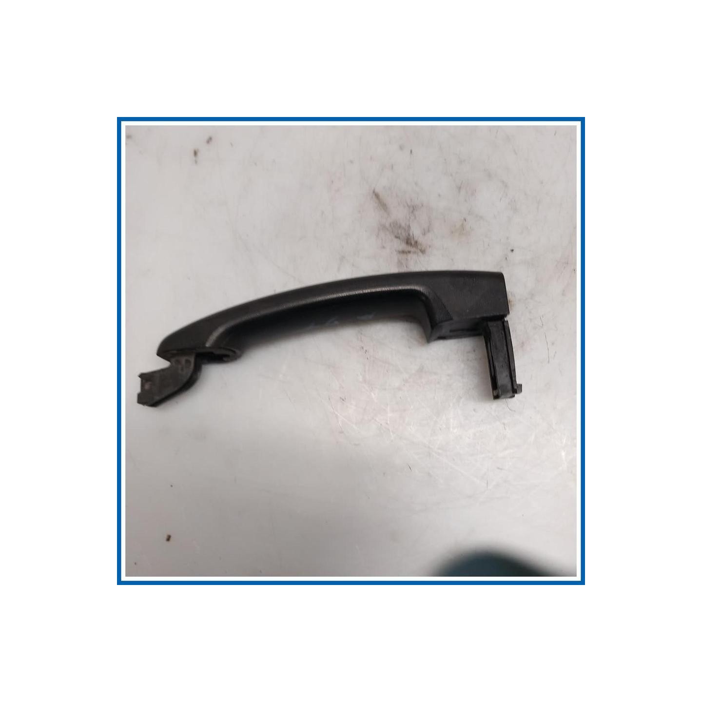 Maniglia porta est. COMMANDE OVRT EXT 
dx. 
ant. RENAULT Trafic IV