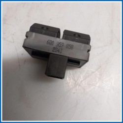 Interruttore alzacristalli INTERRUTTORE ALZAVETRO POLO 
sx. 
ant. VOLKSWAGEN Polo IV