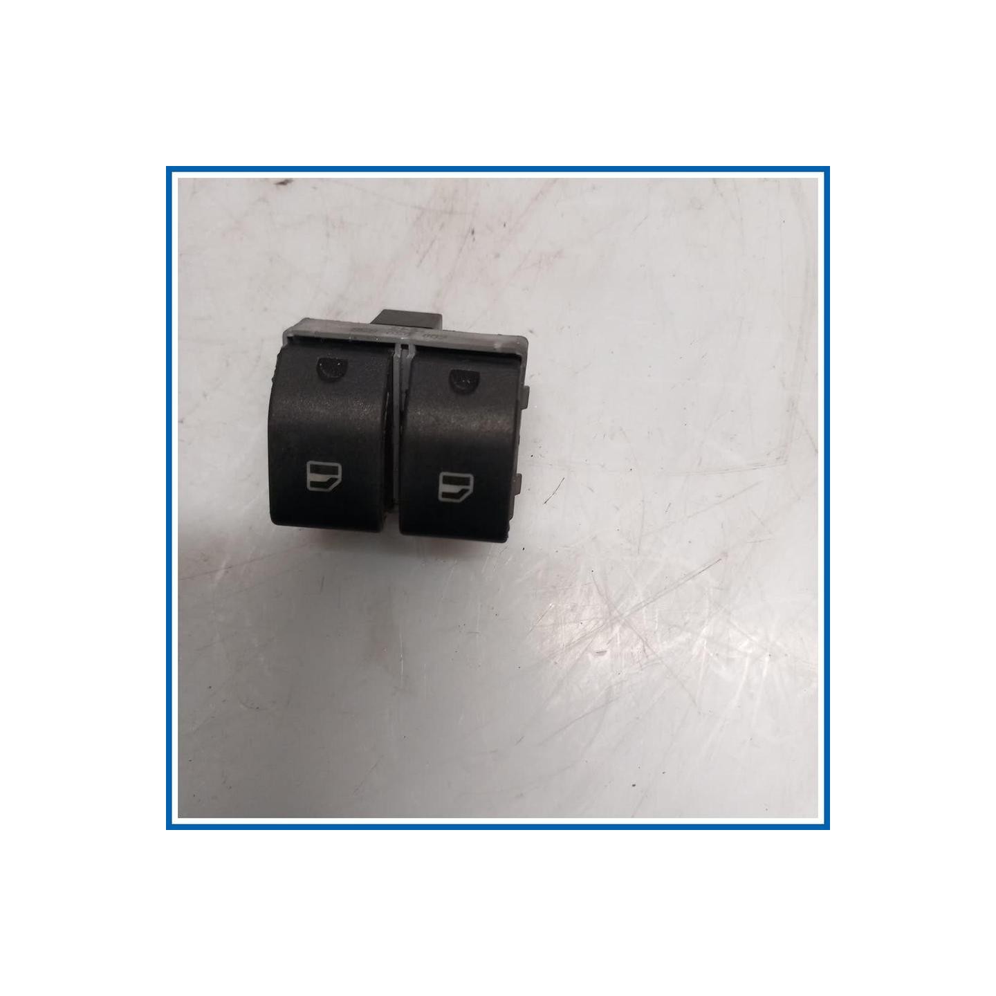 Interruttore alzacristalli INTERRUTTORE ALZAVETRO POLO 
sx. 
ant. VOLKSWAGEN Polo IV