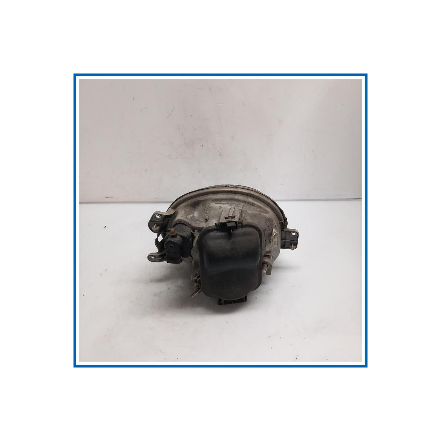 Proiettore FENDI NEBBIA 
sx. 
ant. RENAULT Twingo I