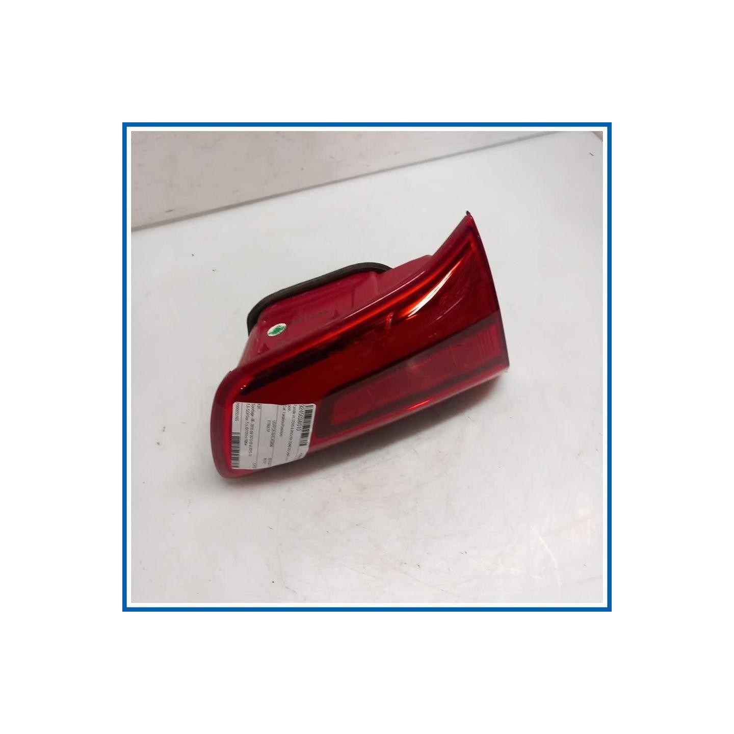 Fanale int. LENS & HSG-RR COMB I/S LAMP,LH 
sx. 
post. KIA Sportage III