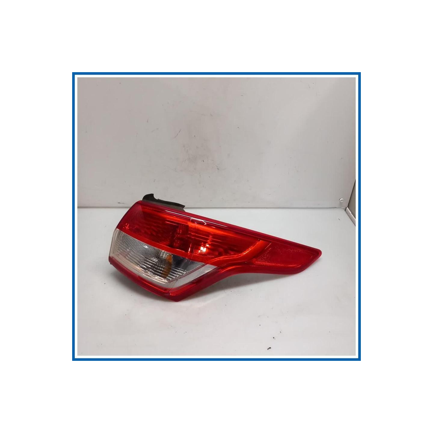 Fanale est. Lamp Assy - Rear; Stop And Flasher 
dx. 
post. FORD Kuga II