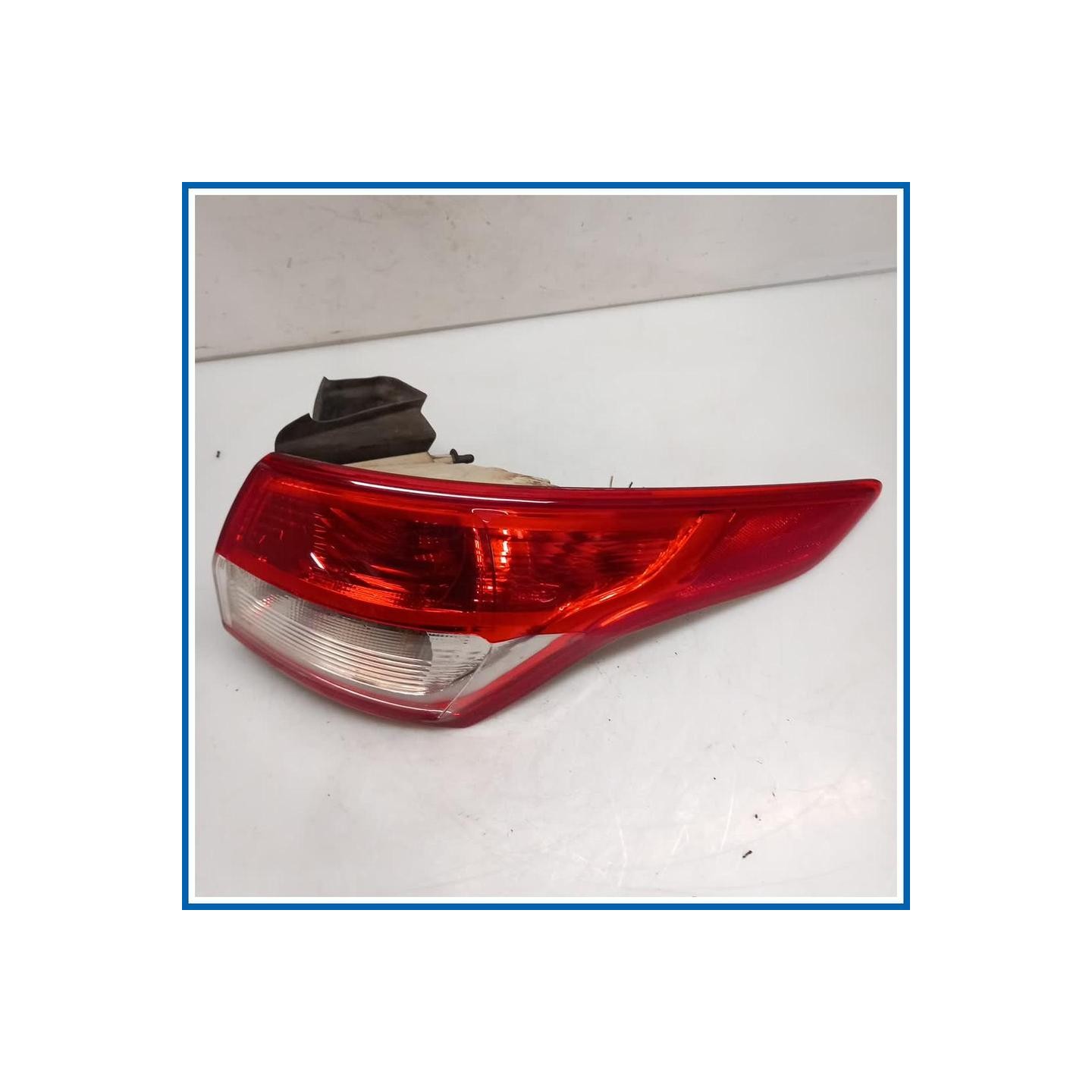 Fanale est. Lamp Assy - Rear; Stop And Flasher 
dx. 
post. FORD Kuga II