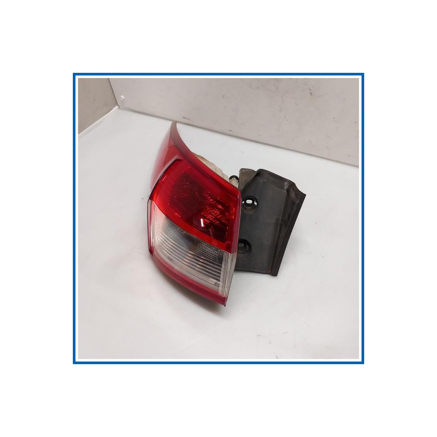 Fanale est. LAMP ASSY 
sx. 
post. FORD Kuga II