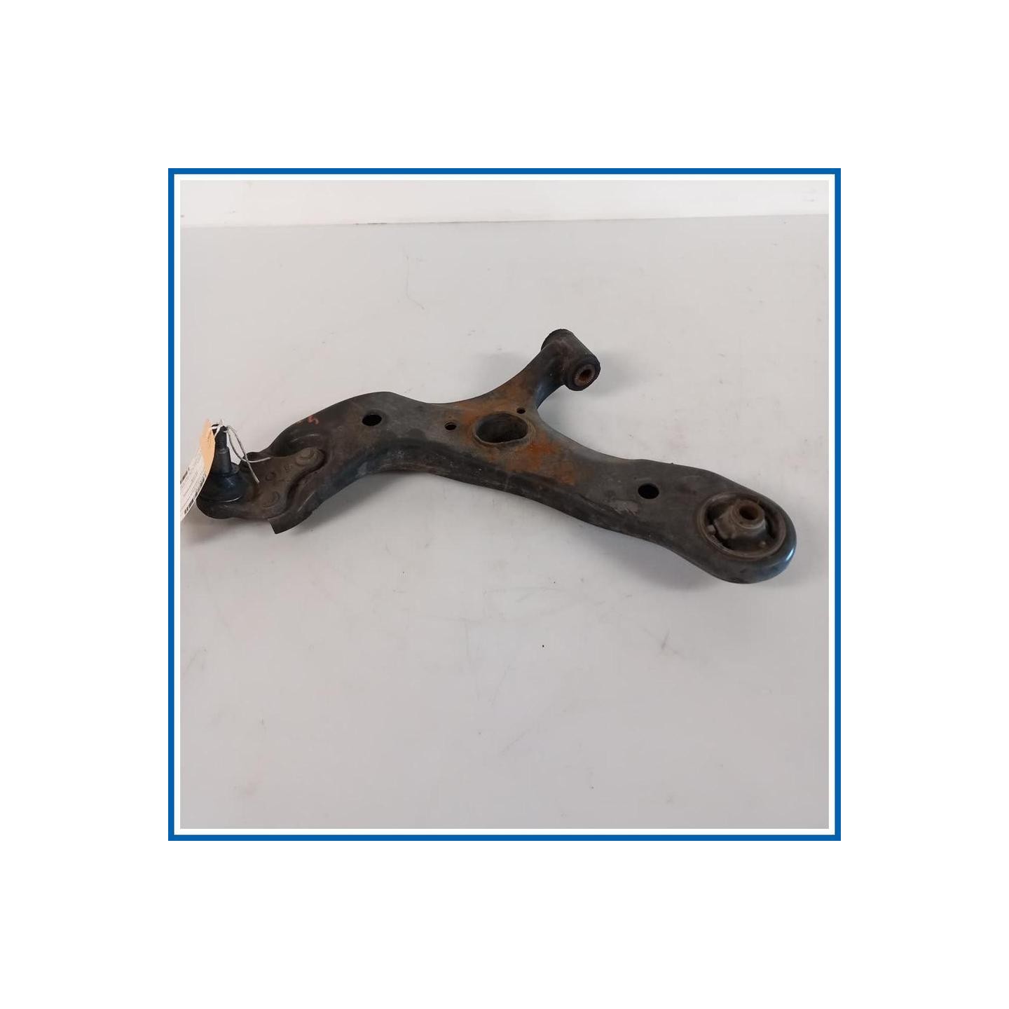 Braccio oscillante Braccio sospensione 
sx. 
ant. TOYOTA Auris I