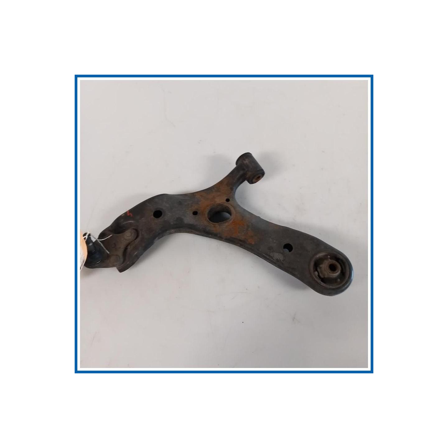Braccio oscillante Braccio sospensione 
sx. 
ant. TOYOTA Auris I
