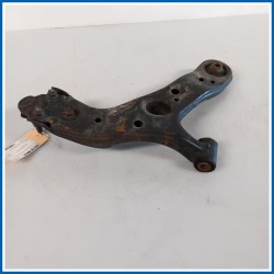 Braccio oscillante Braccio sospensione 
sx. 
ant. TOYOTA Auris I