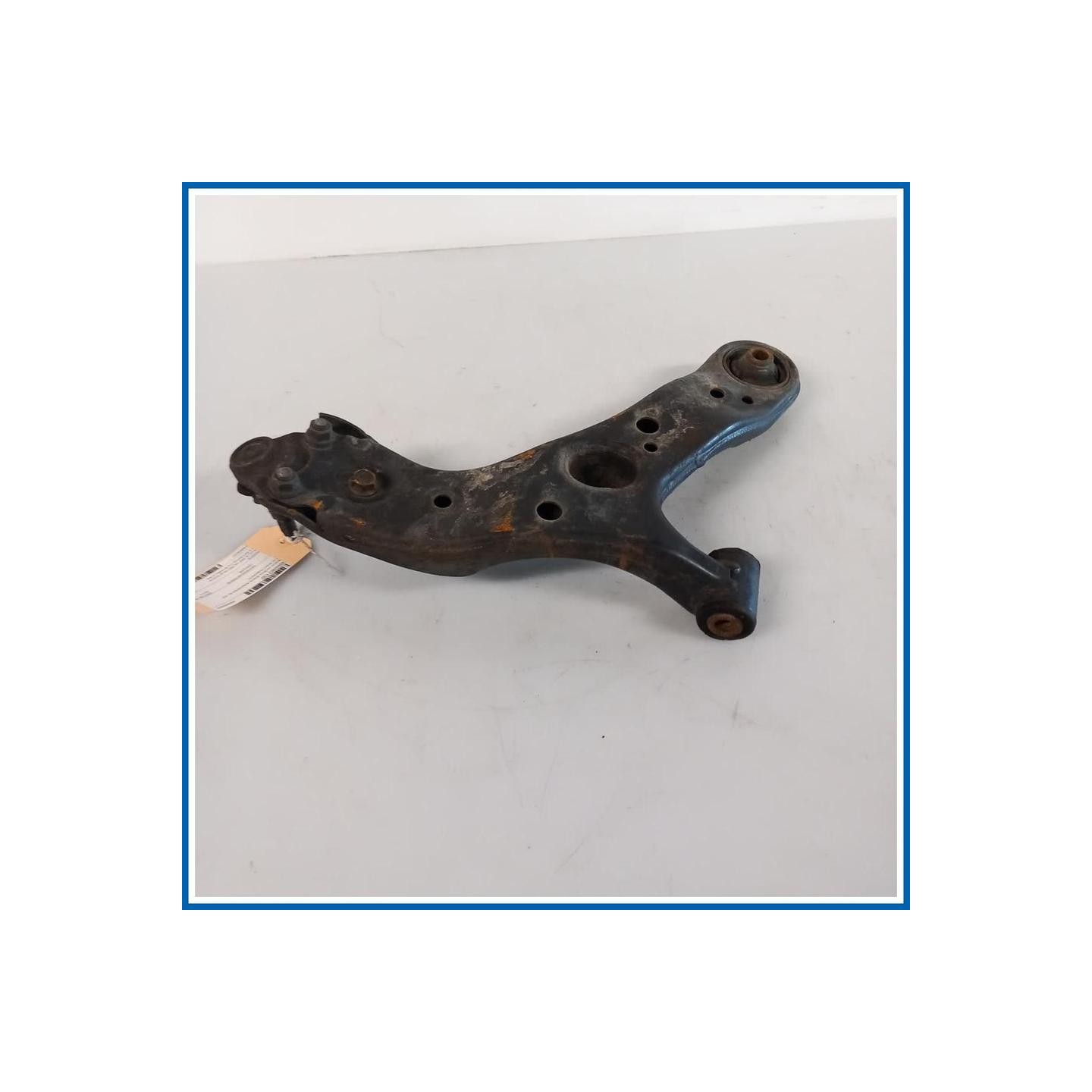 Braccio oscillante Braccio sospensione 
sx. 
ant. TOYOTA Auris I