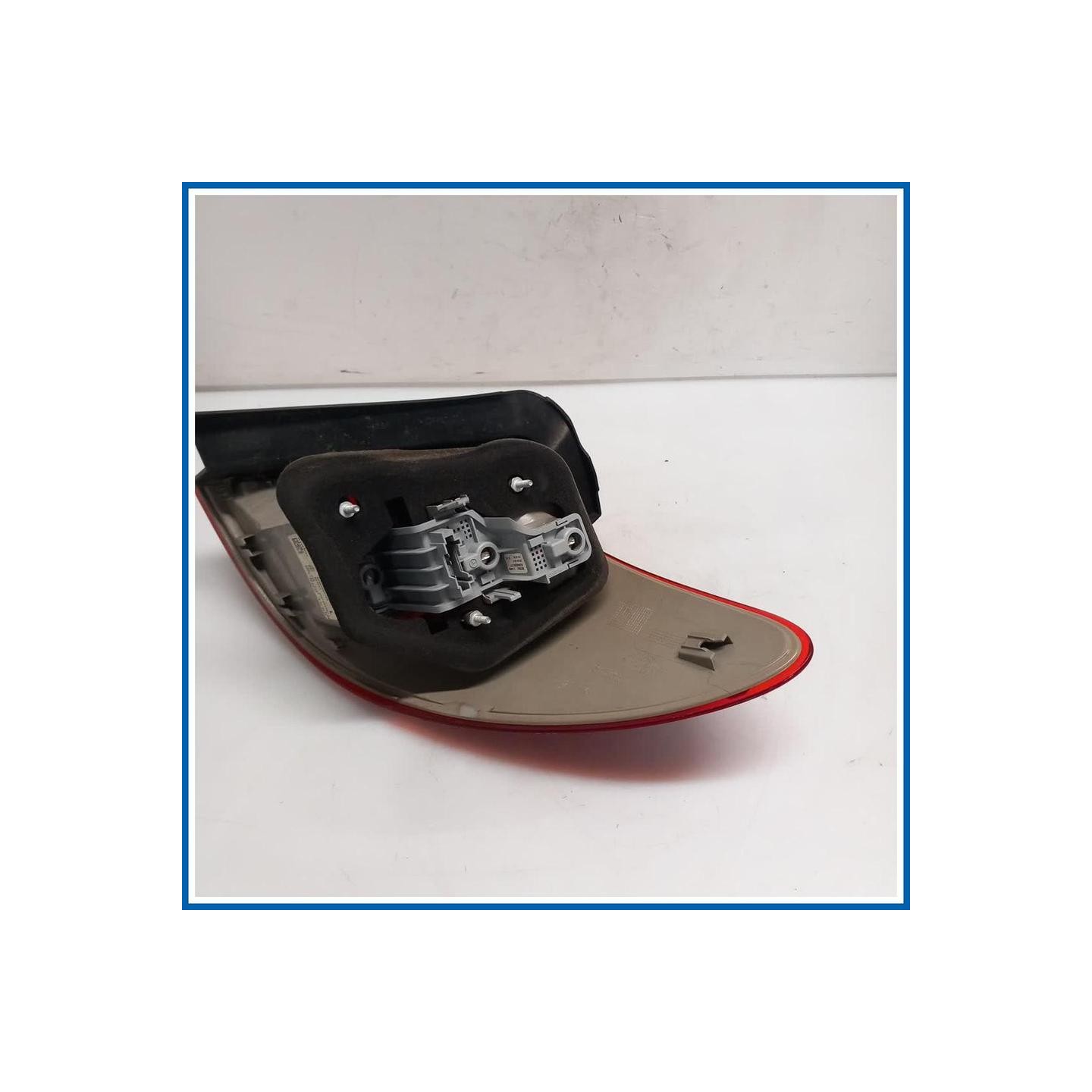 Fanale est. Luce posteriore 
sx. 
post. MERCEDES Classe B W246