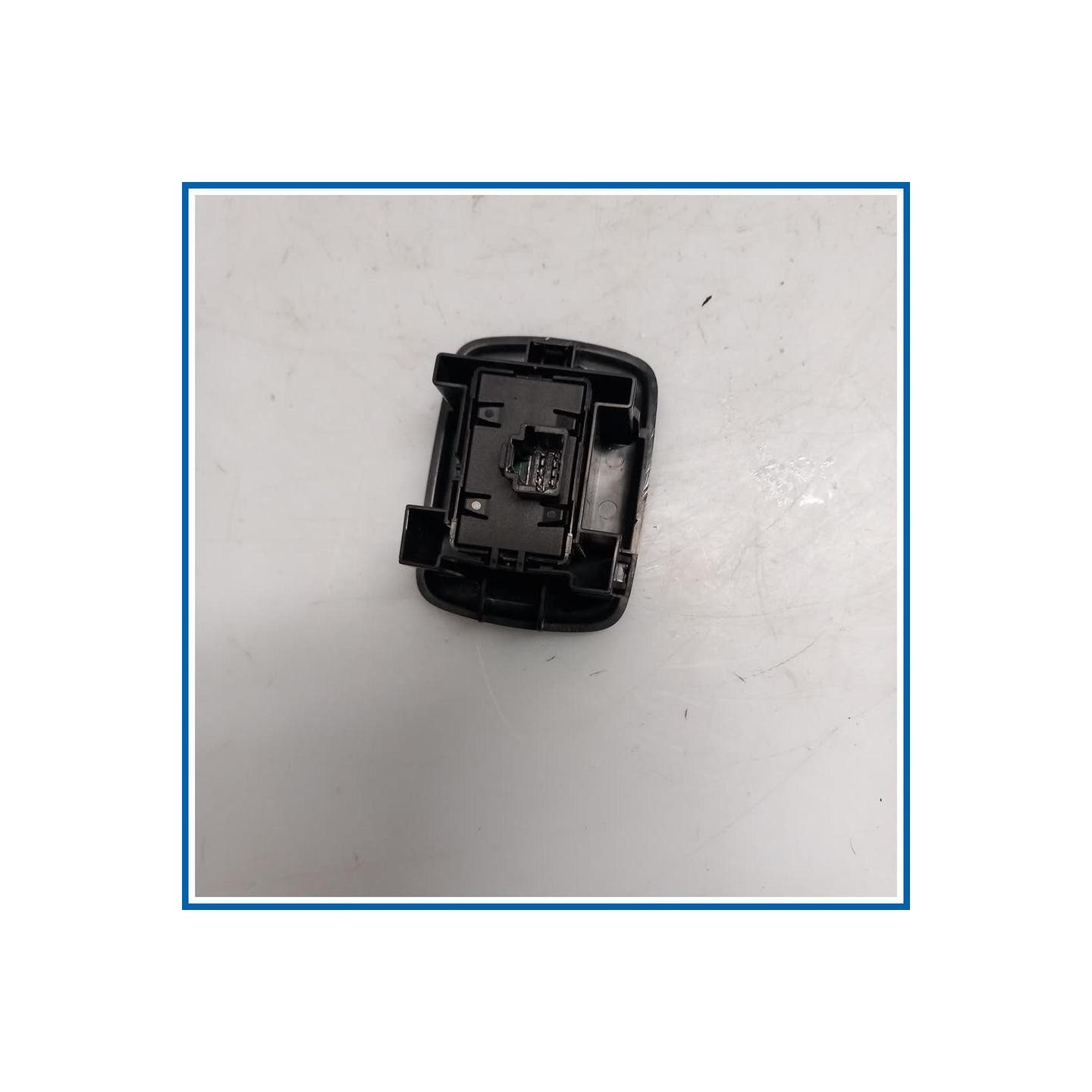 Interruttore alzacristalli INTERRUTTORE A PULSANTE 
dx. 
ant. SMART Fortwo Coupe