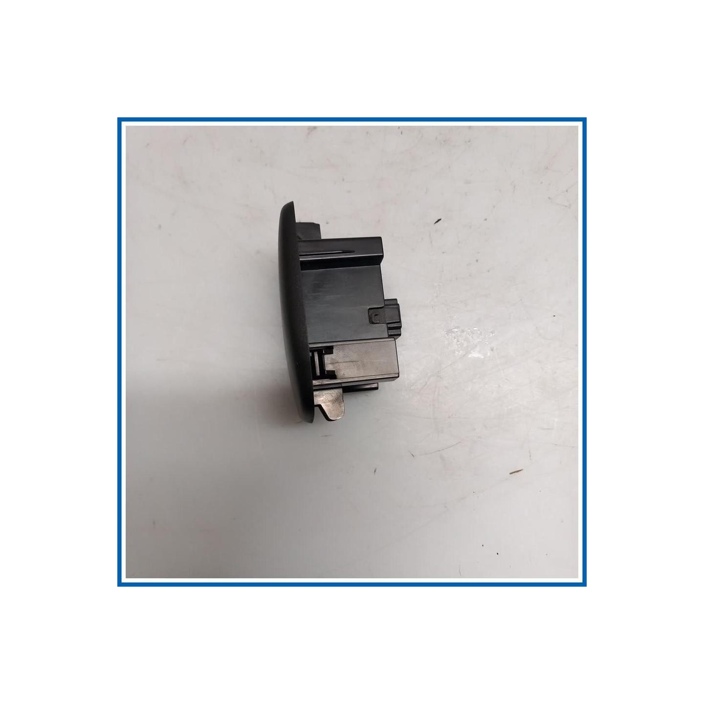 Interruttore alzacristalli INTERRUTTORE A PULSANTE 
dx. 
ant. SMART Fortwo Coupe