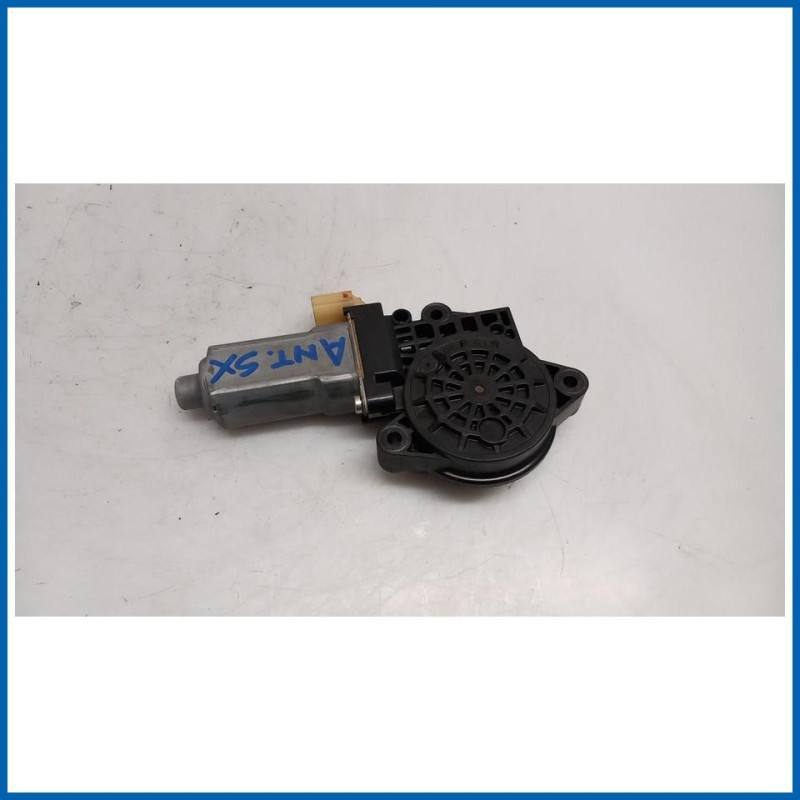 Motorino alzacristallo porta MOTORE-REG FINESTR ELETTR, SX 
sx. 
ant. HYUNDAI Tucson I