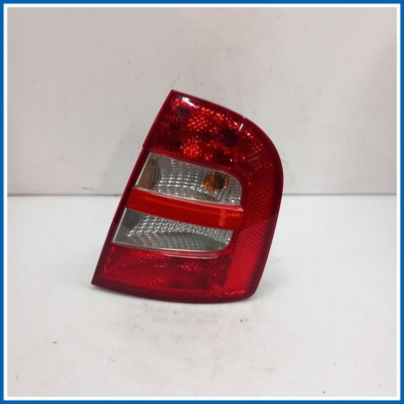 Fanale . 
dx. 
post. SKODA Fabia 6Y2