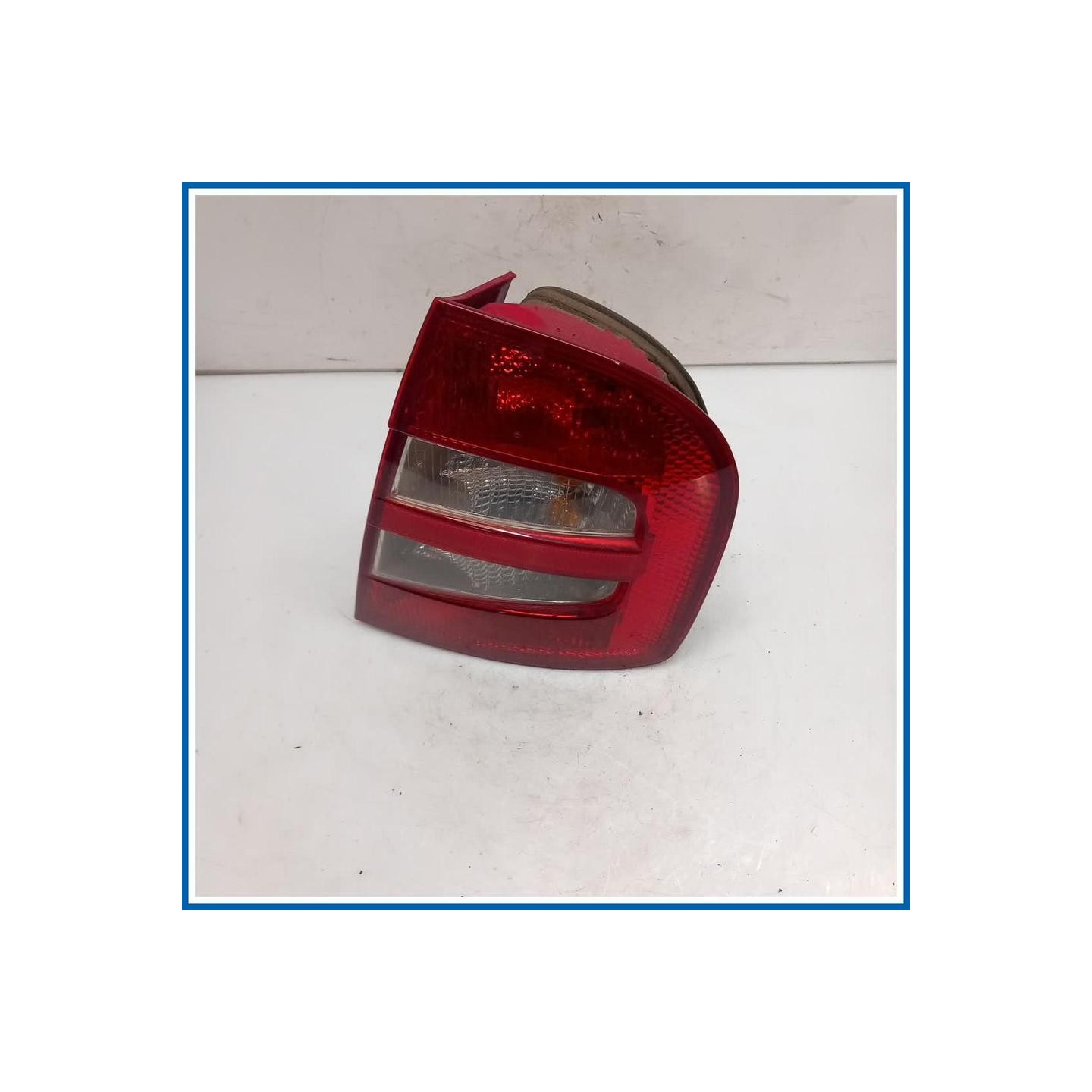 Fanale . 
dx. 
post. SKODA Fabia 6Y2
