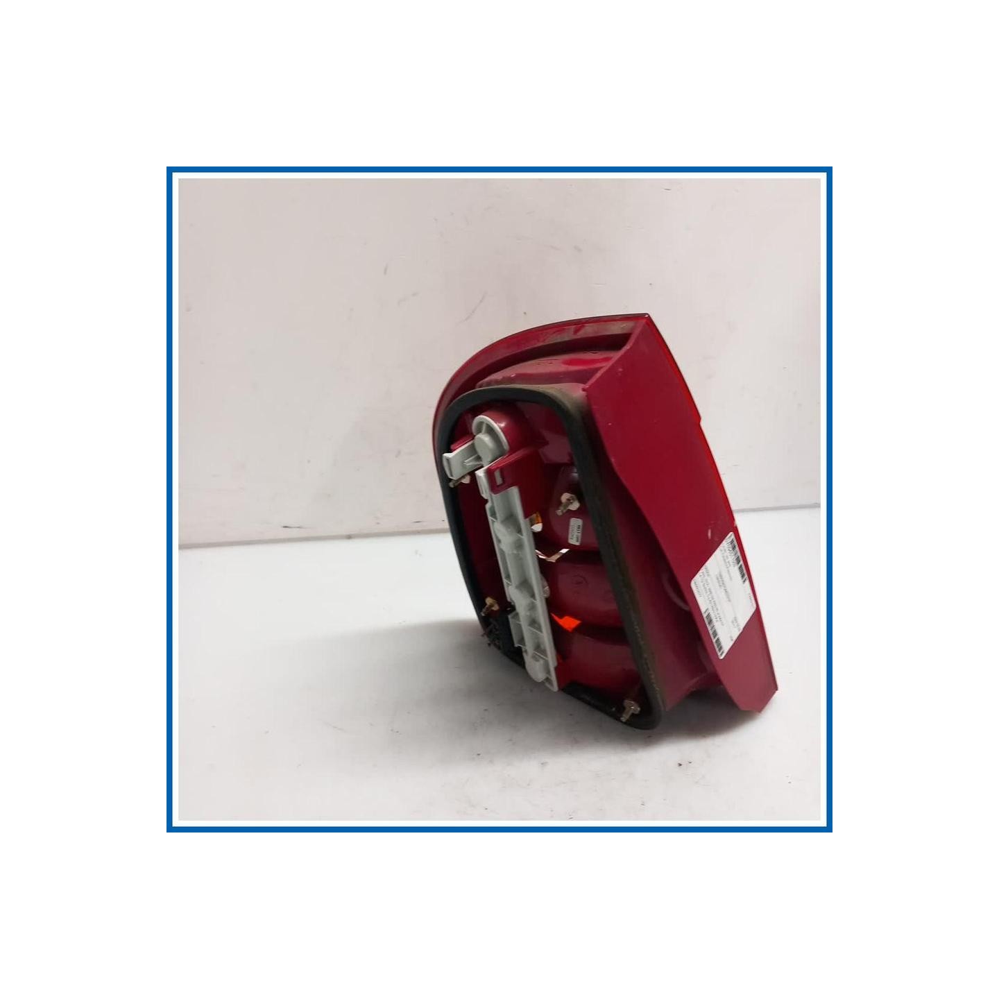 Fanale . 
dx. 
post. SKODA Fabia 6Y2