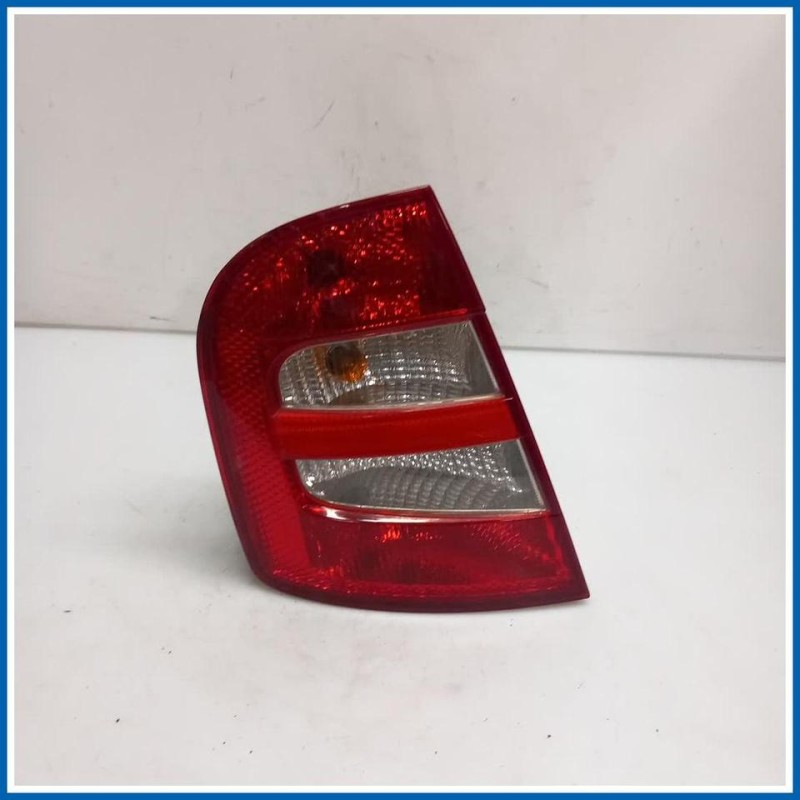 Fanale . 
sx. 
post. SKODA Fabia 6Y2